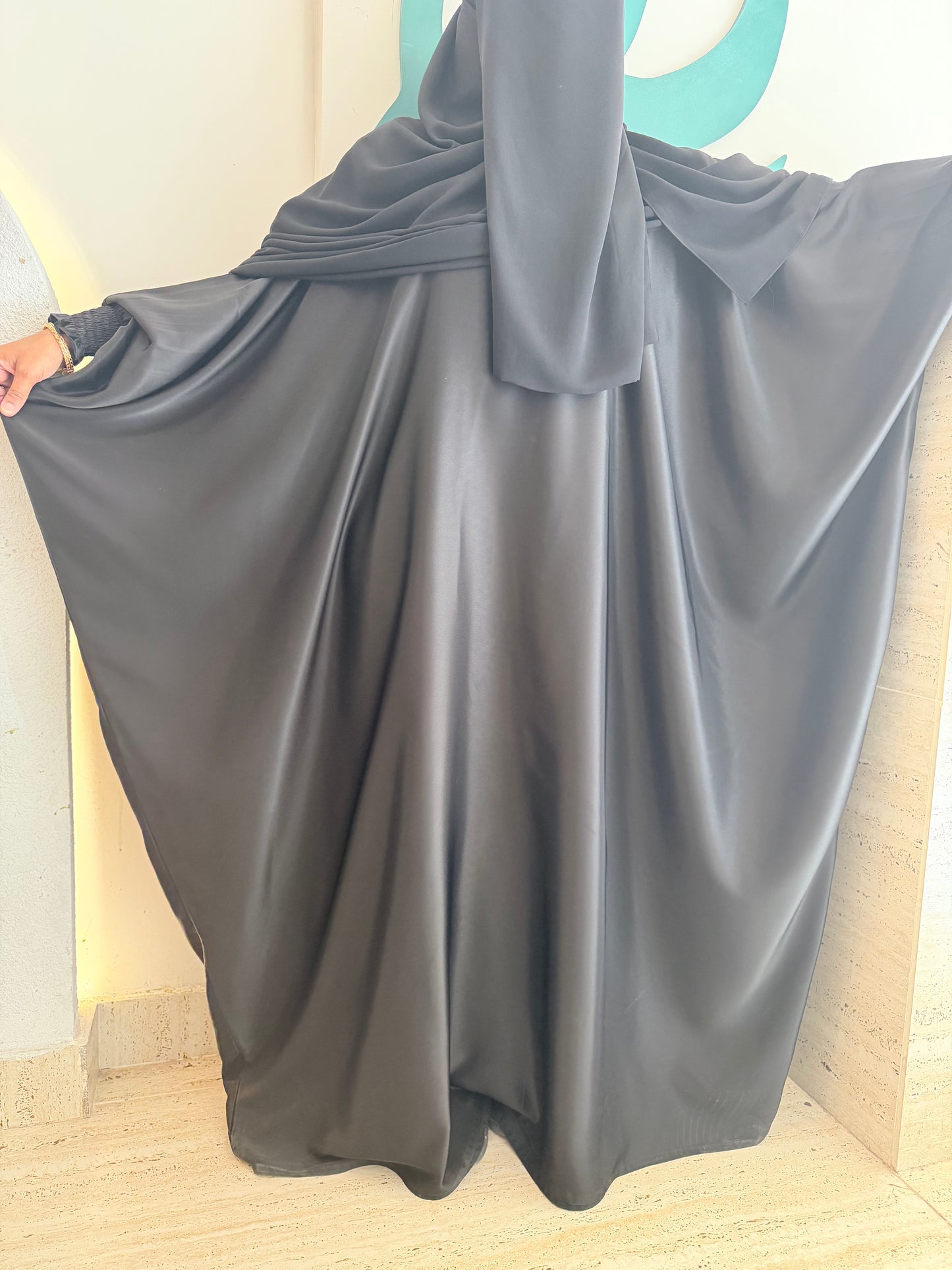 Satin Bisht Abaya w/Scrunch Wrist