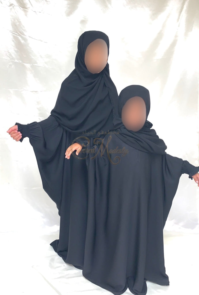 Girls Black Bisht Abaya W/scrunch Wrist
