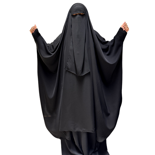 Nida Closed Cape