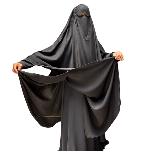 Nida Closed Cape