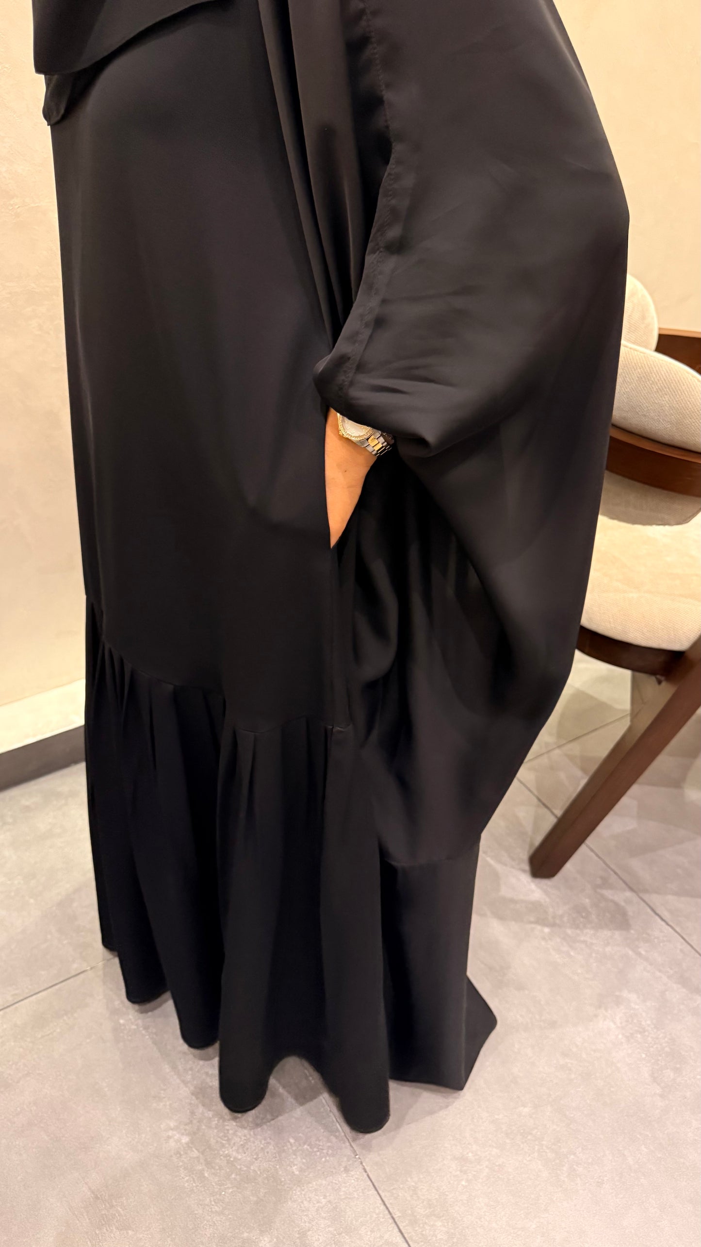 Sleeveless Tiered Abaya