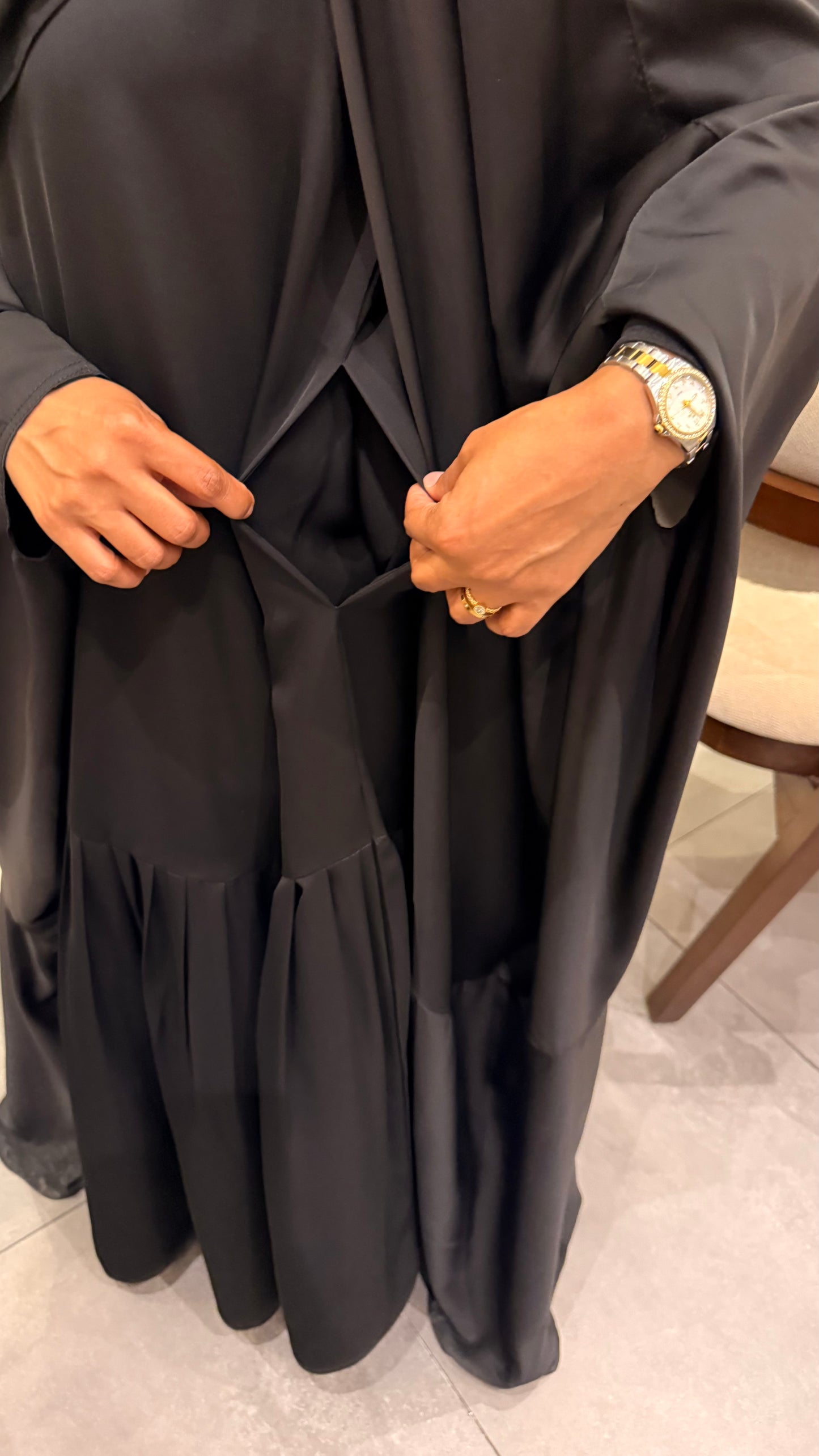 Sleeveless Tiered Abaya