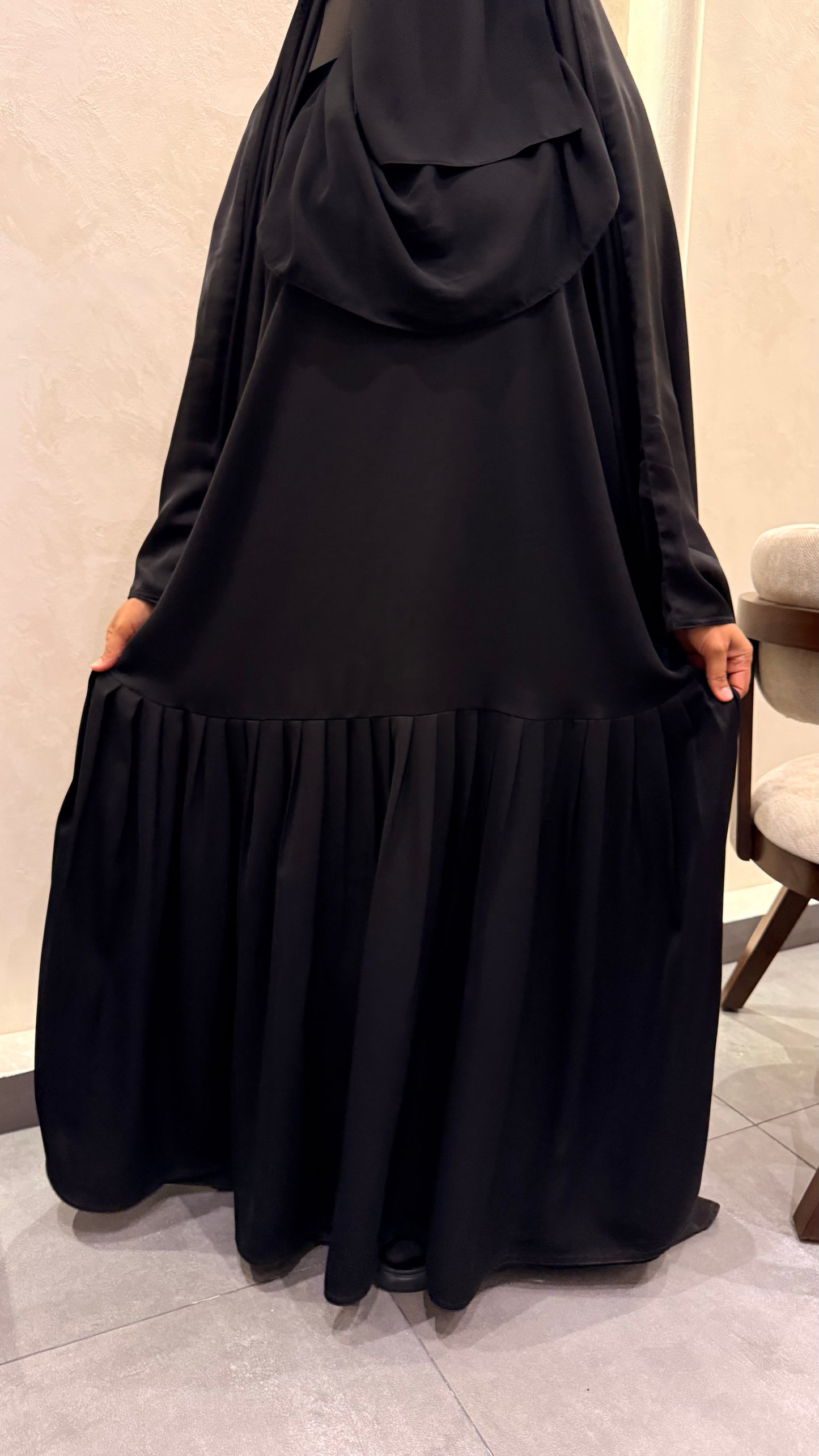 Sleeveless Tiered Abaya
